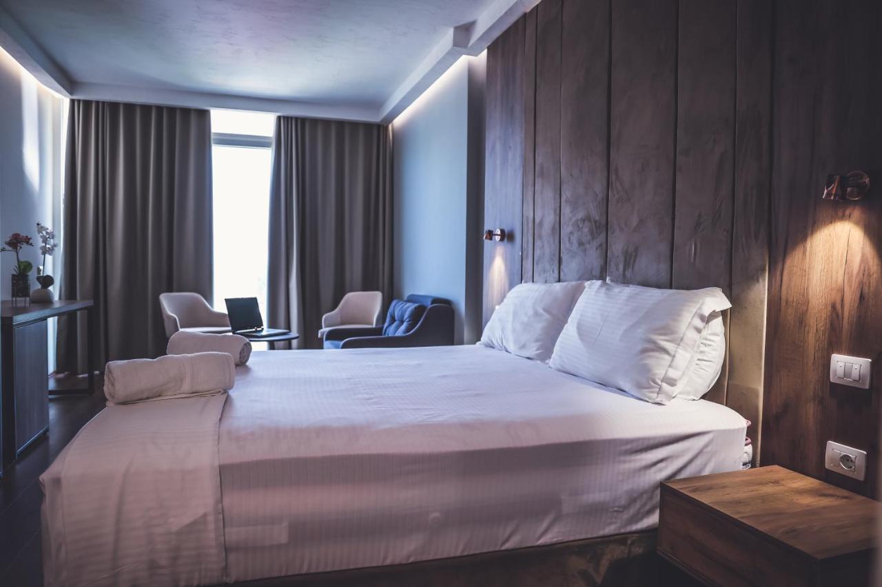 Aria Hotel